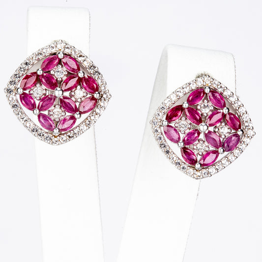 Stříbro 925/1000 - Náušnice s Madagaskarským Rubínem a Bílým Topazem - Karátové číslo: 3.74. přibližná hmotnost: 6.09 gramů