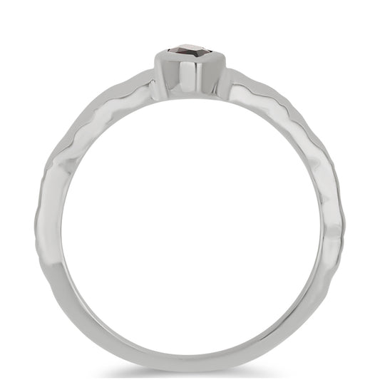 Stříbro 925/1000 - Prsten s Bartonským Granátem - Karátové číslo: 0.49. přibližná hmotnost: 2.66 gramů