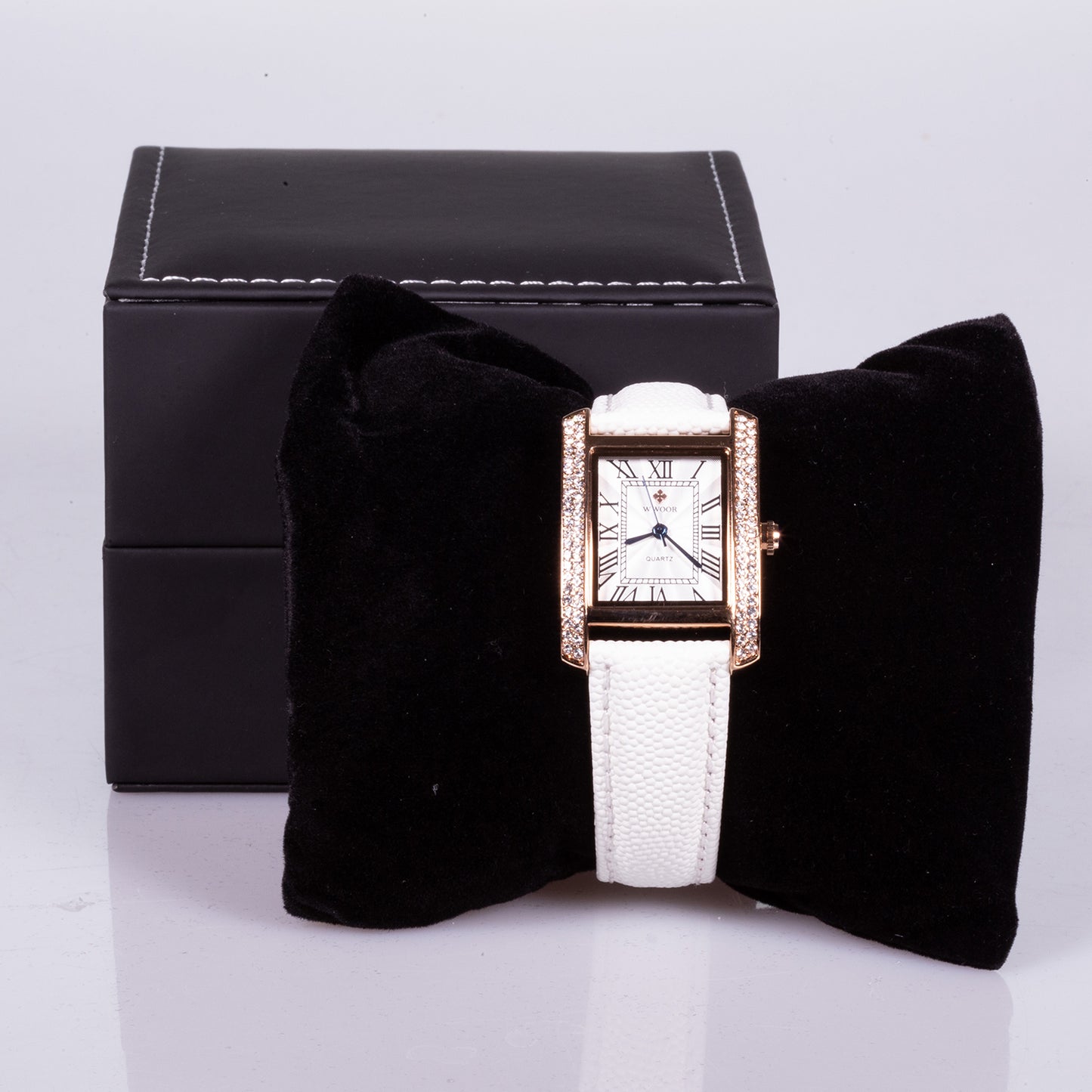 Hodinky z Ušlechtilé Oceli s Bílým Koženým Řemínkem, Bílým Ciferníkem a Zirkonem