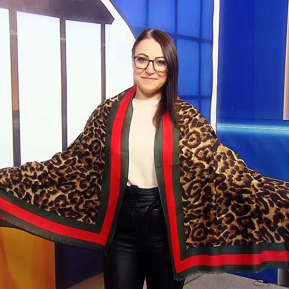 Šála-šátek 90 cm x 180 cm, Leopardí vzor se zelenými a červenými okraji