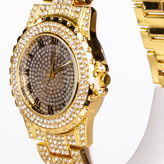 Čtyřdílná sada šperků Emporia prémiové kvality ve zlaté barvě v exkluzivní dárkové krabičce s koženým efektem (s hodinkami, náramkem, tlustým náhrdelníkem a přívěskem s křížkem a bílým krystalem Emporia)