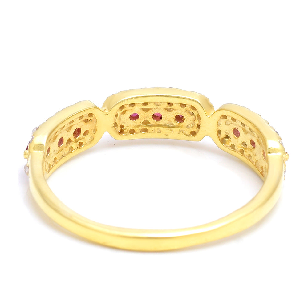 Pozlacené Stříbro 925/1000 - Prsten s Madagaskarským Rubínem a Bílým Topazem - Karátové číslo: 0.73. přibližná hmotnost: 2.3 gramů