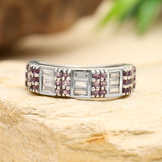 Stříbro 925/1000 - Prsten s Brazilským Ametystem a Bílým Topazem - Karátové číslo: 1.38. přibližná hmotnost: 3.81 gramů