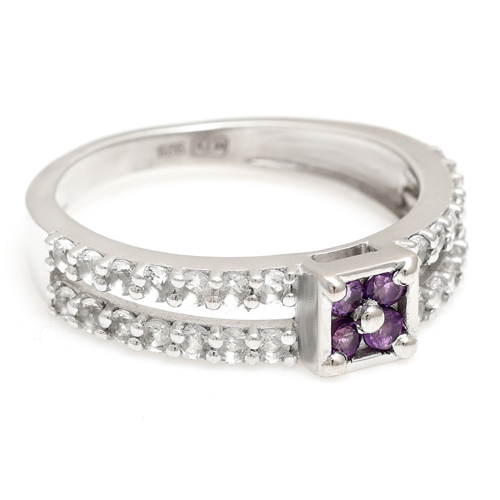 Stříbro 925/1000 - Prsten s Brazilským Ametystem a Bílým Topazem - Karátové číslo: 0.93. přibližná hmotnost: 2.79 gramů