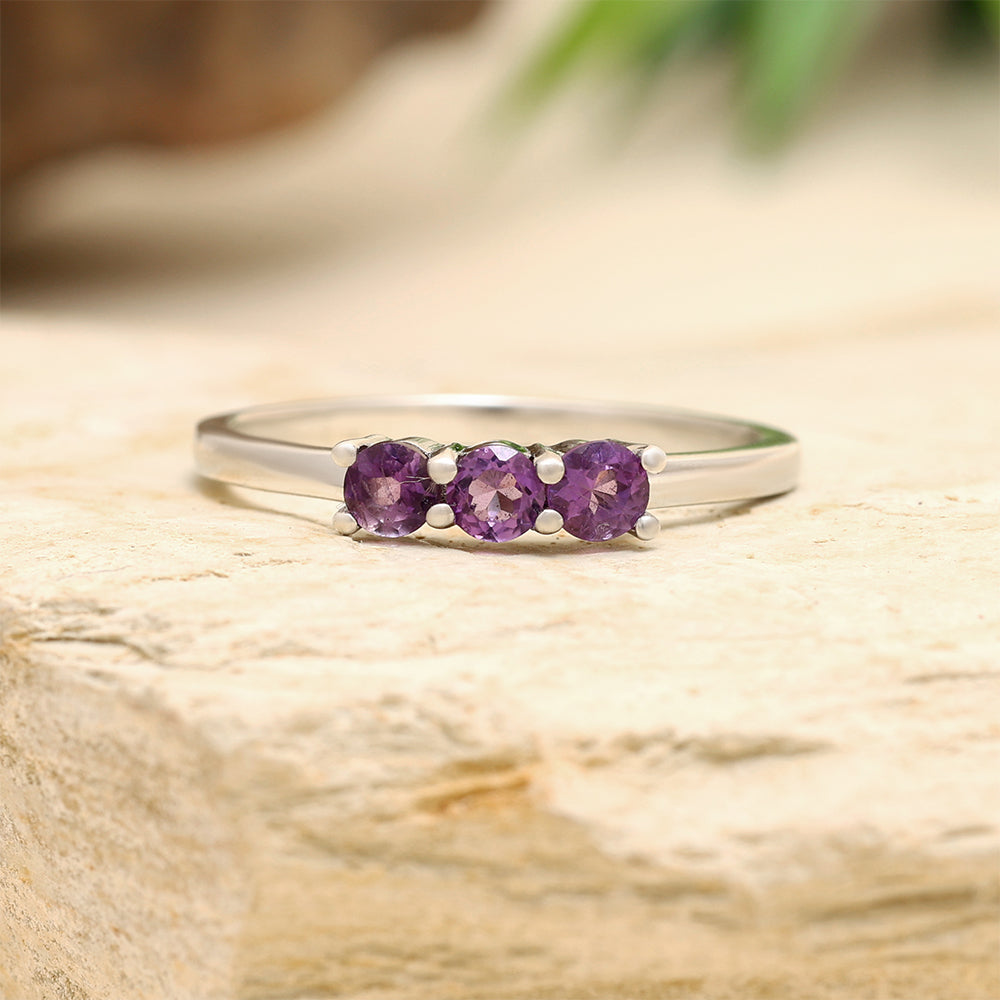 Stříbro 925/1000 - Prsten s Brazilským Ametystem - Karátové číslo: 0.35. přibližná hmotnost: 1.54 gramů 2 