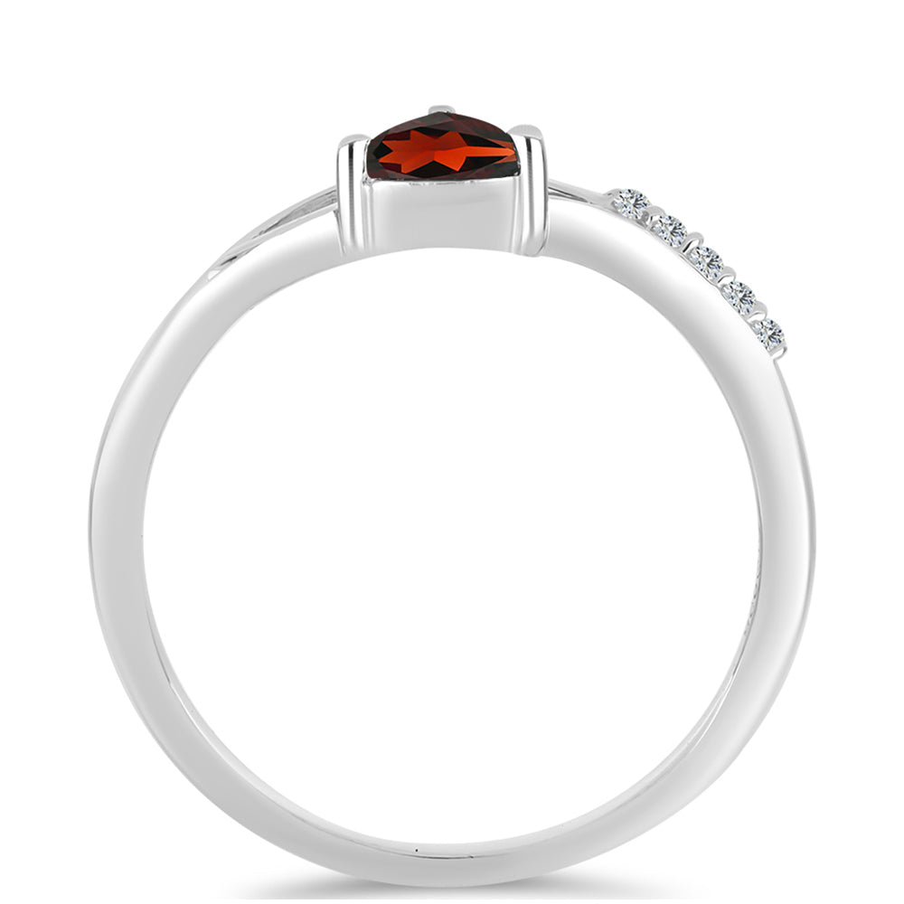 Stříbrný Prsten s Bartonským Granátem a Bílým Topazem