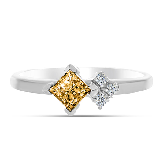 Stříbro 925/1000 - Prsten se Šampaňským Moissanitem a Bílým Topazem - Karátové číslo: 0.42. přibližná hmotnost: 1.94 gramů