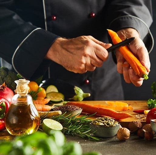 6 ks Sada nožů z nerezové oceli a bambusovým prkénkem, edice Metallic Line Burgundy